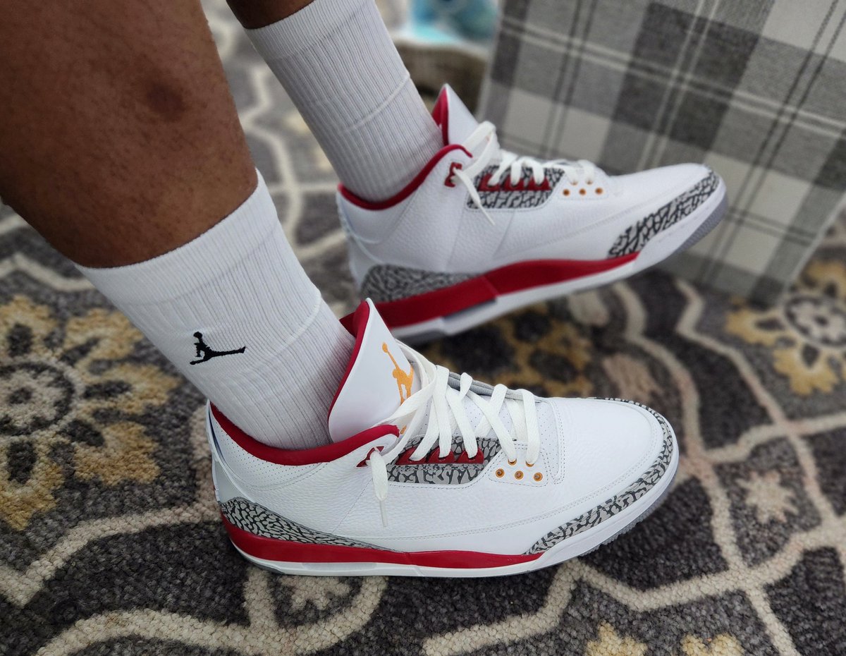 showssneakz's tweet photo. Had to hit em wit these right quick!#kotd #sneakerhead #jordan3 #cardinalred #wywtd #snkrsliveheatingup #Nike #Jordan #wearyourkicks #ogsneakerhead #springcolorway #jordan3season https://t.co/hLuOgOTPXB