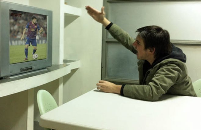 dentrodelatele's tweet photo. Sentimiento de INFERIORIDAD 😪

El espectador es el receptor pasivo de la información: no puede responderle a la televisión (que es el emisor activo) 

Y tú? Alguna vez te has sentido así? Cuéntanos abajo ⬇️ https://t.co/6GnyU9xSTo