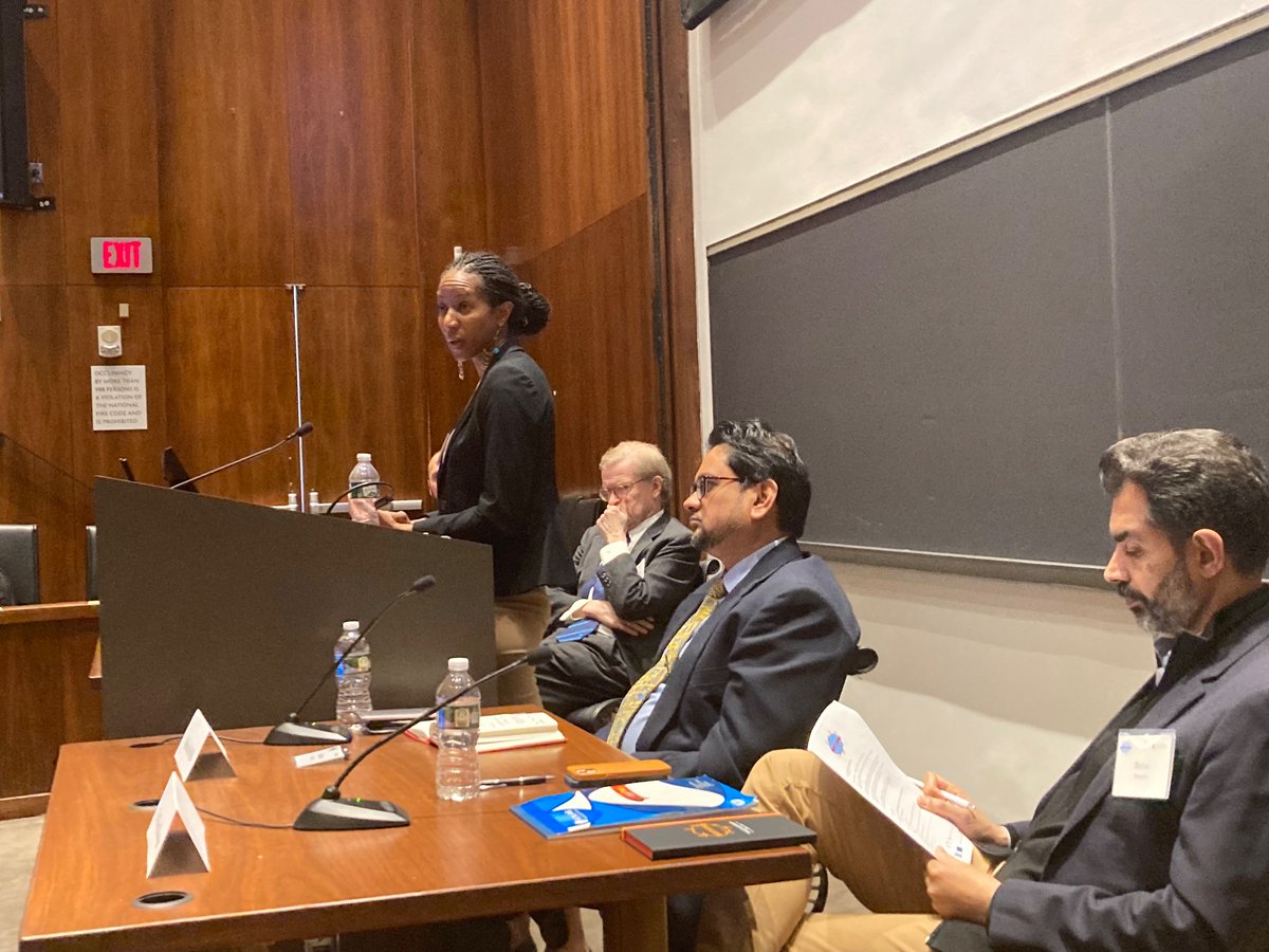AGelpern's tweet photo. #NicoleKearseStewart on obstacles for African borrowers in #sovereigndebt distress #DebtCon6 @PrincetonSovFin @GtownLawIIEL @upanizza @LaynaMosley #debtdata and #debttransparency keep coming up #PublicDebtIsPublic https://t.co/RIJseTl6Bc