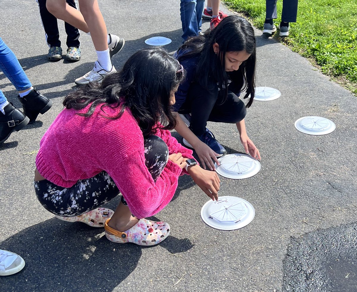 eps_stem's tweet photo. The skies cleared up at the perfect time today letting us head out to test our sundials 🌞 🧭 #epsstem #STEMeducation https://t.co/tPkDPcKzwq