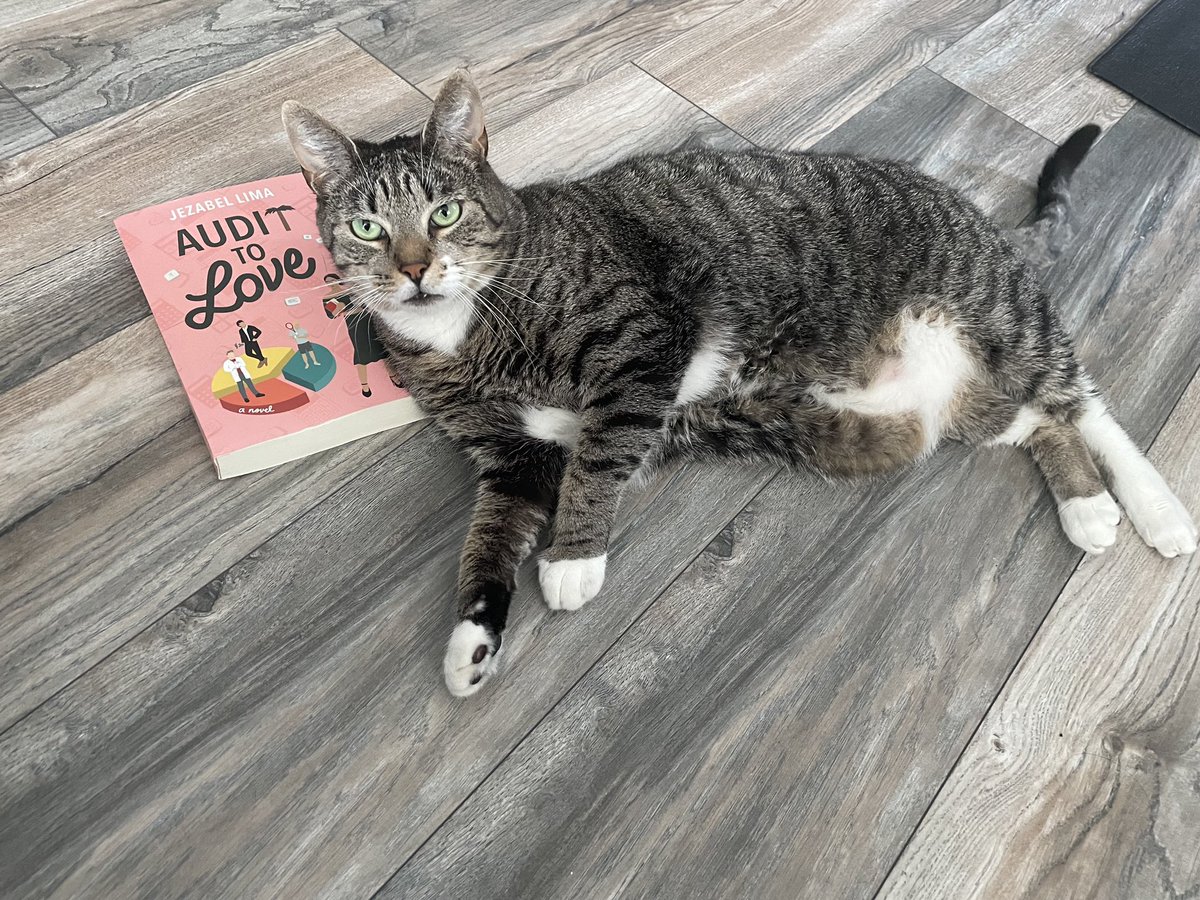 LimaJezabel's tweet image. I don’t care what anyone says, there’s nothing like curling up with a good book! #romancenovel #miamiromance #cpalove #romcom #romcombooks #nerdygirl #nerdylove #bookstagram #booksofinstagram #booktok #momswhoread #booknook #readersofinstsgram #kindle #bookbloggers