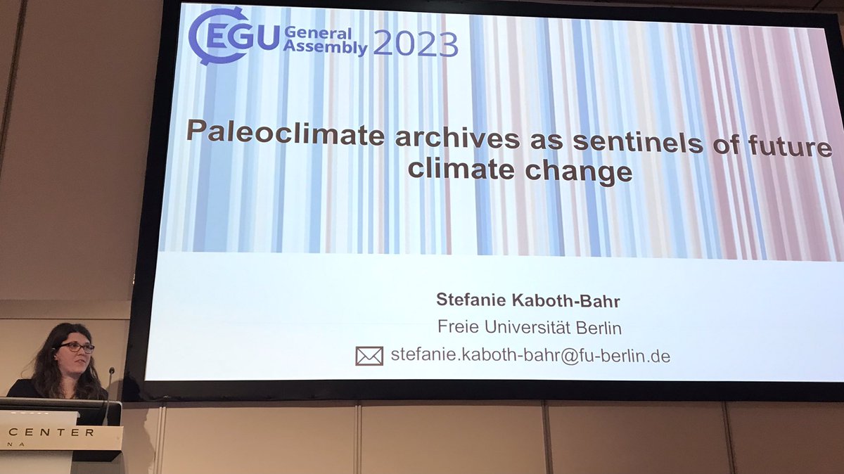… and an equally great Outstanding Early Career Scientist Award Lecture by Stefanie Kaboth-Bahr.