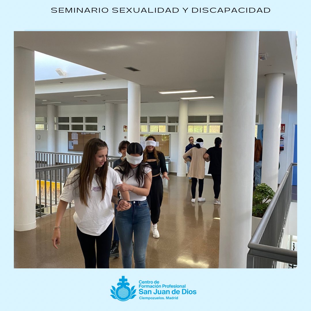 CFormativosSJD's tweet photo. Como cada año, hemos contado en nuestro centro con Ángel García, del @FISJ_Madrid, impartiendo su Seminario sobre #Sexualidad y #Discapacidad. 

Nuestro alumnado de #TCAE ha aprendido dinámicas para generar confianza y reforzar la importancia de comunicación. https://t.co/PAEMNLt5RH