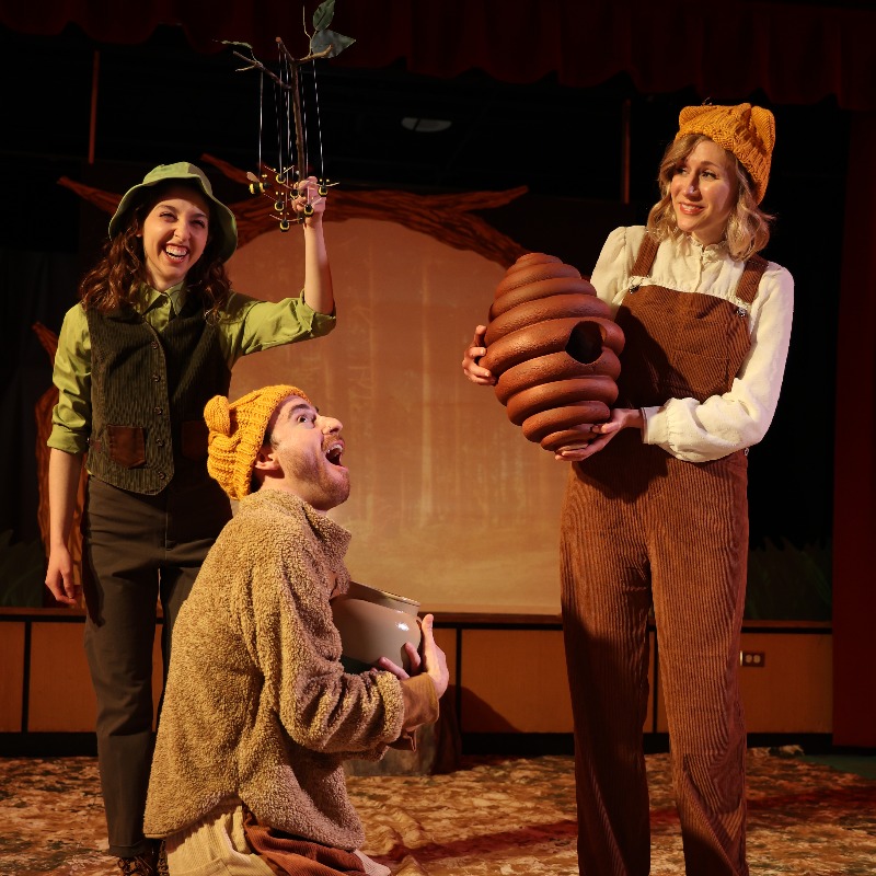 nb_parks's tweet photo. 'Wake Up, Brother Bear!' opens this weekend from Northbrook Theatre for Young Audiences and is a unique, intimate production best enjoyed by children ages 5 and under.

Read and listen to the full article at https://t.co/RCnlFxUG38. Tickets available for purchase online.