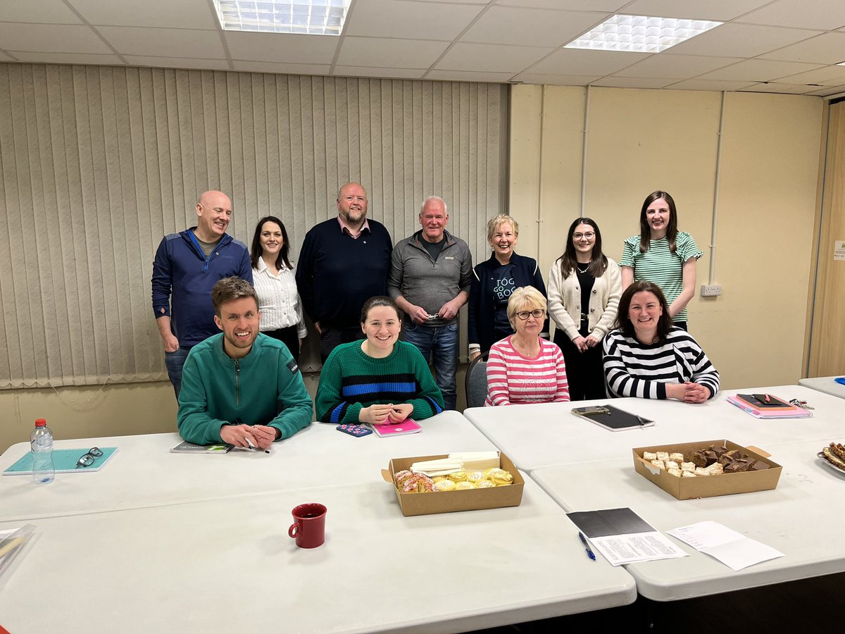 Ba mhaith linn comhghairdeas a rá lenár mic léinn Fáinne Airgead agus a gcuid muinteorí iontacha Pat &amp; Cait
Maith sibh!!!