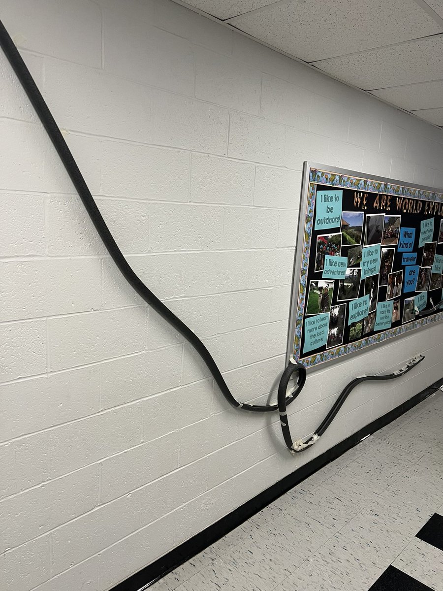 It’s Rollercoaster Coaster Mania <a href="/MiscoeHill/">Miscoe Hill School</a> as <a href="/miss_crhodes/">Casey Rhodes</a> students design their amusement park “rides” in their <a href="/PLTWorg/">Project Lead The Way</a> Applied Physics module. #AppliedLearning @Mass_STEMHub
