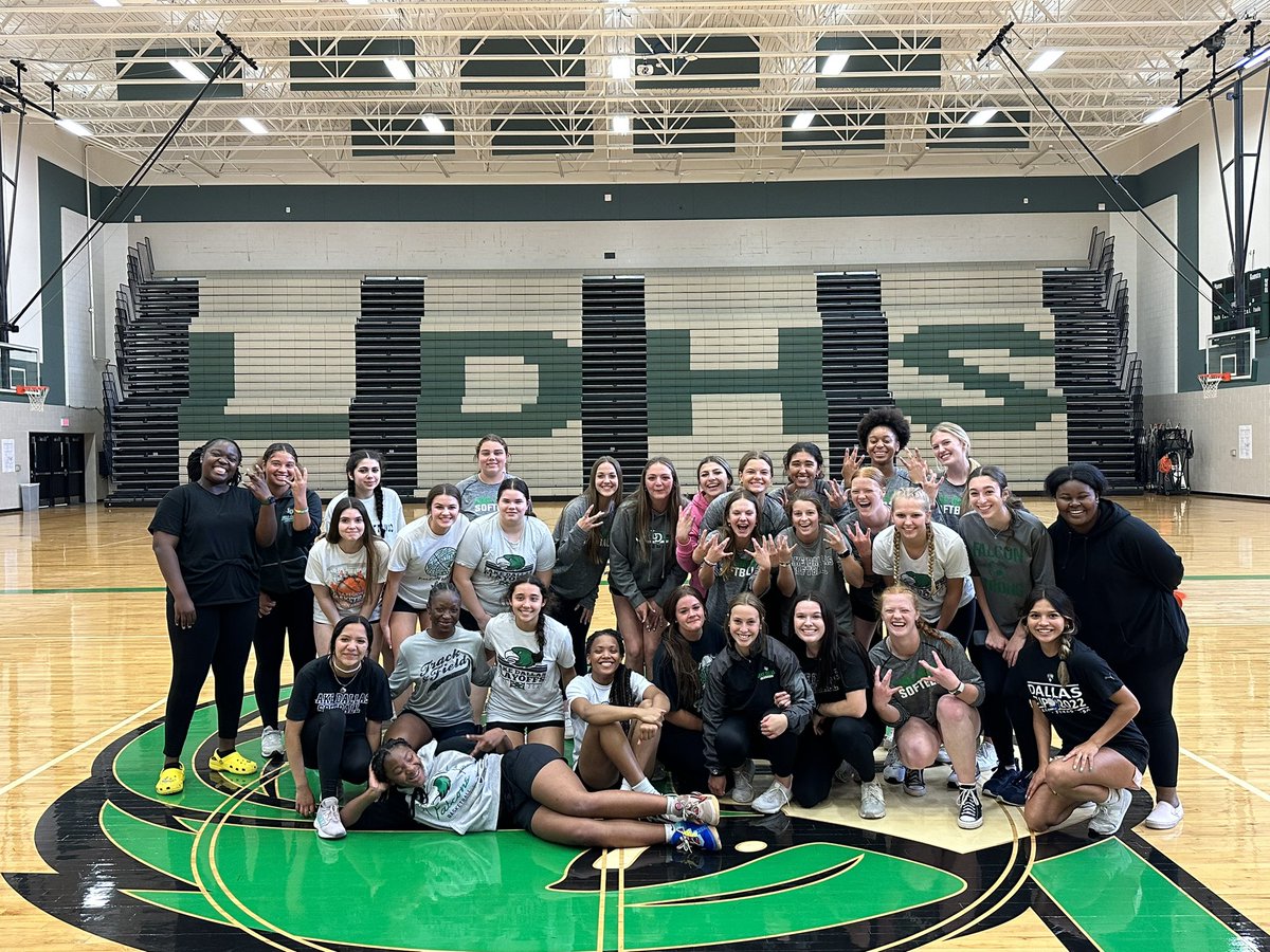 Little Falcon friendly kickball competition today after Falcon Friends. 
Softball 🆚 basketball &amp; soccer

The winner ➡️➡️➡️ SOFTBALL 🥎 

Great group of athletic humans here! #FalconFamily