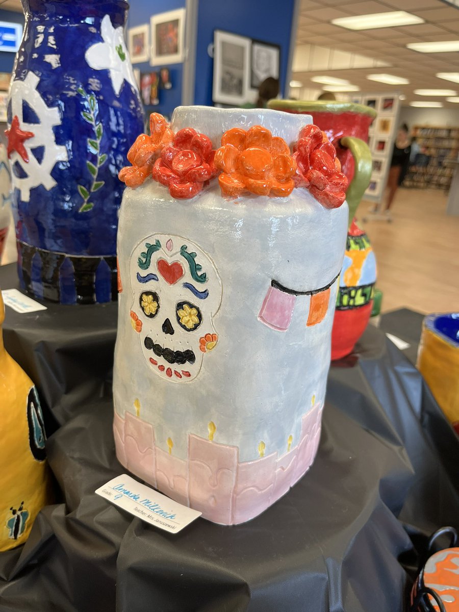 MrsBackosBHS's tweet photo. I loved getting to see all my talented student’s artwork past and present! Thanks to team Tye Dye for inviting my class to the art show. My favorite were the calveras 🧡 @Mrs_Doyle_Art @Mrs.J @Mr.Hicks @Ms.Lloyd https://t.co/nnISCQjLnz