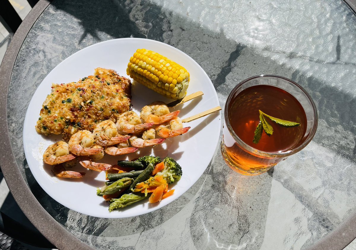 reshma_rjay's tweet photo. So made breaded coconut tilapia , shrimp, corn and vegetables. Also made ice tea ! #springmeals https://t.co/15OcWQeYP1