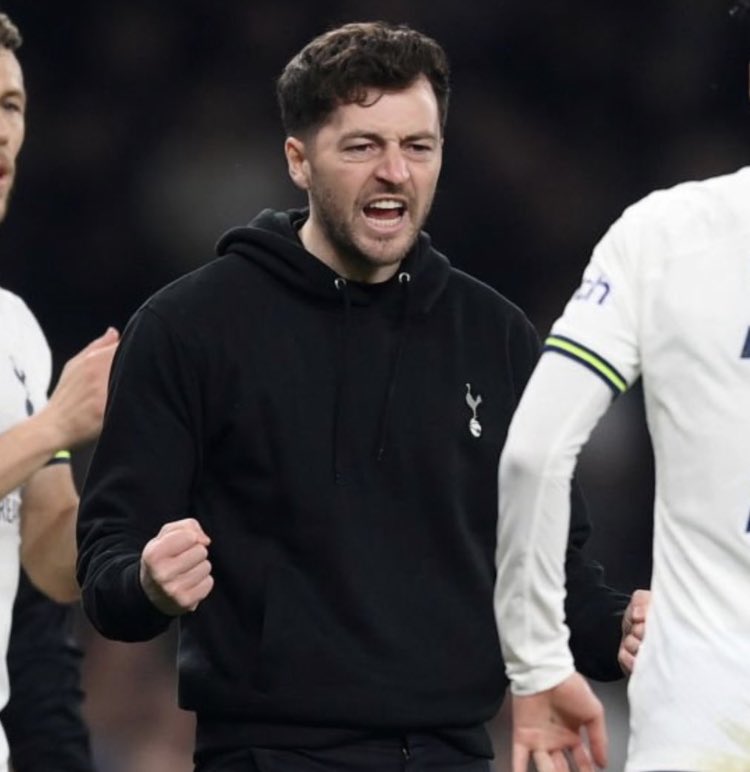 thfc_MatthewSZN's tweet photo. He’s got that aura 🏴󠁧󠁢󠁥󠁮󠁧󠁿💫 https://t.co/8wXTNrlhAn