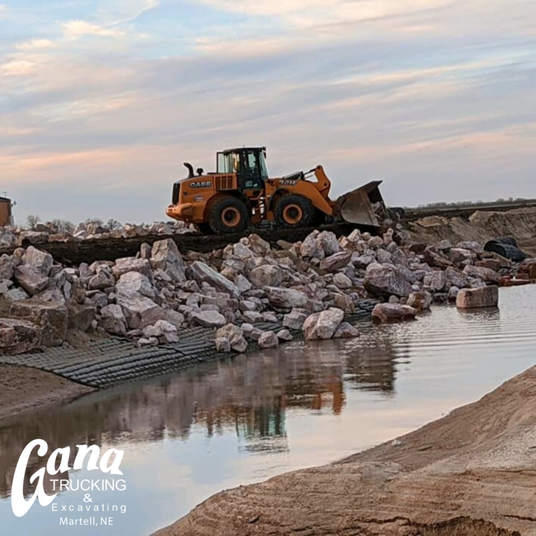 GanaInc's tweet photo. Whether it's dirt, gravel, sand, topsoil, or something more exotic like crushed concrete and river rock - we've got the perfect material for your project. https://t.co/8gJYfhnr5m https://t.co/TvwrxeXgYz