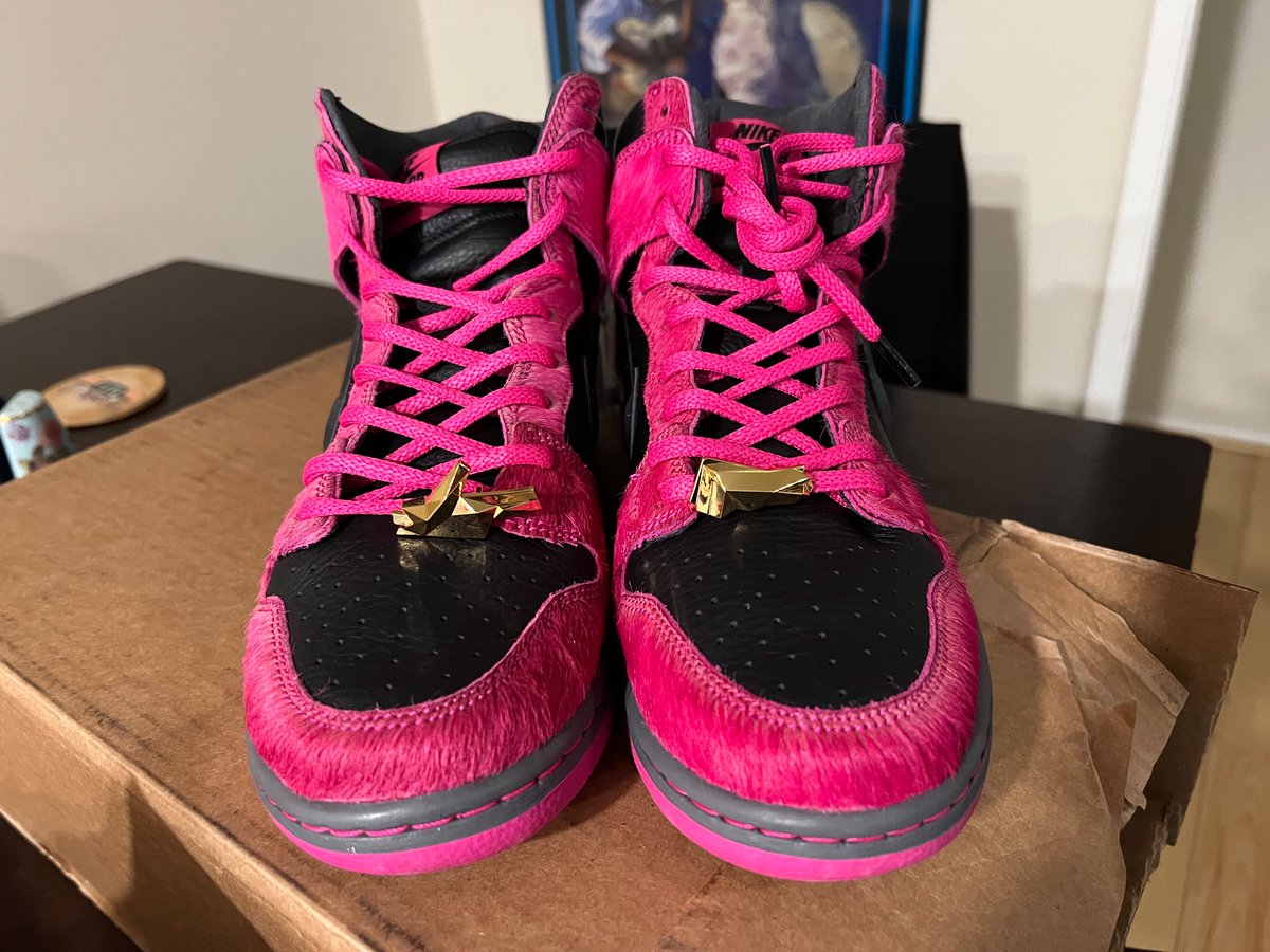 briansaa's tweet photo. GOT ‘EM. @runjewels x @Nike https://t.co/ooPVxgHIWC