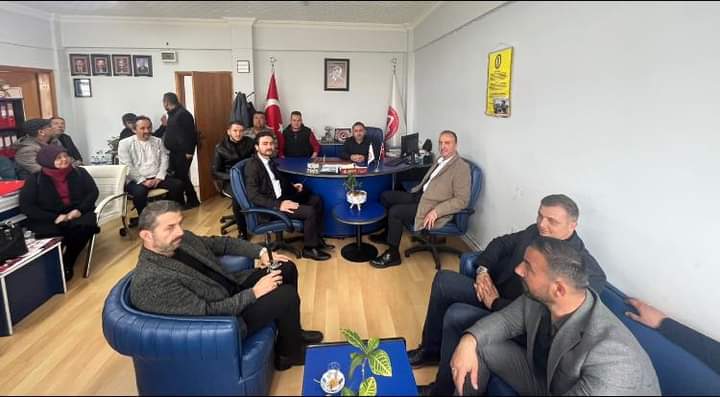 Alitugr98476809's tweet photo. Madeni İşler ve Sanaatkârlar Esnaf Odası Başkanımız Fahrettin Dündar ve Yönetimini, Mv Adayımız Sıtkı Keçeci, İl Bşk Yard, İlçe Bşk ve Yönetimi ile birlikte ziyaret ederek, desteklerini istedik Misafirperverlikleri için teşekkür ederiz @MHP_Bilgi @E_SemihYalcin @doctorsitki https://t.co/pOxgtPR3LU