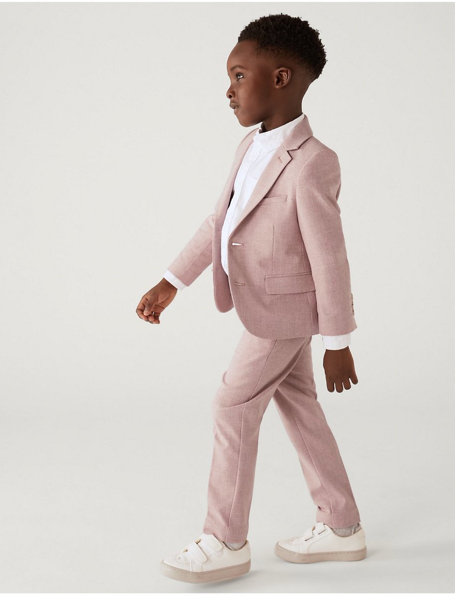 Gabrielle Louise 🇬🇭 tweet media