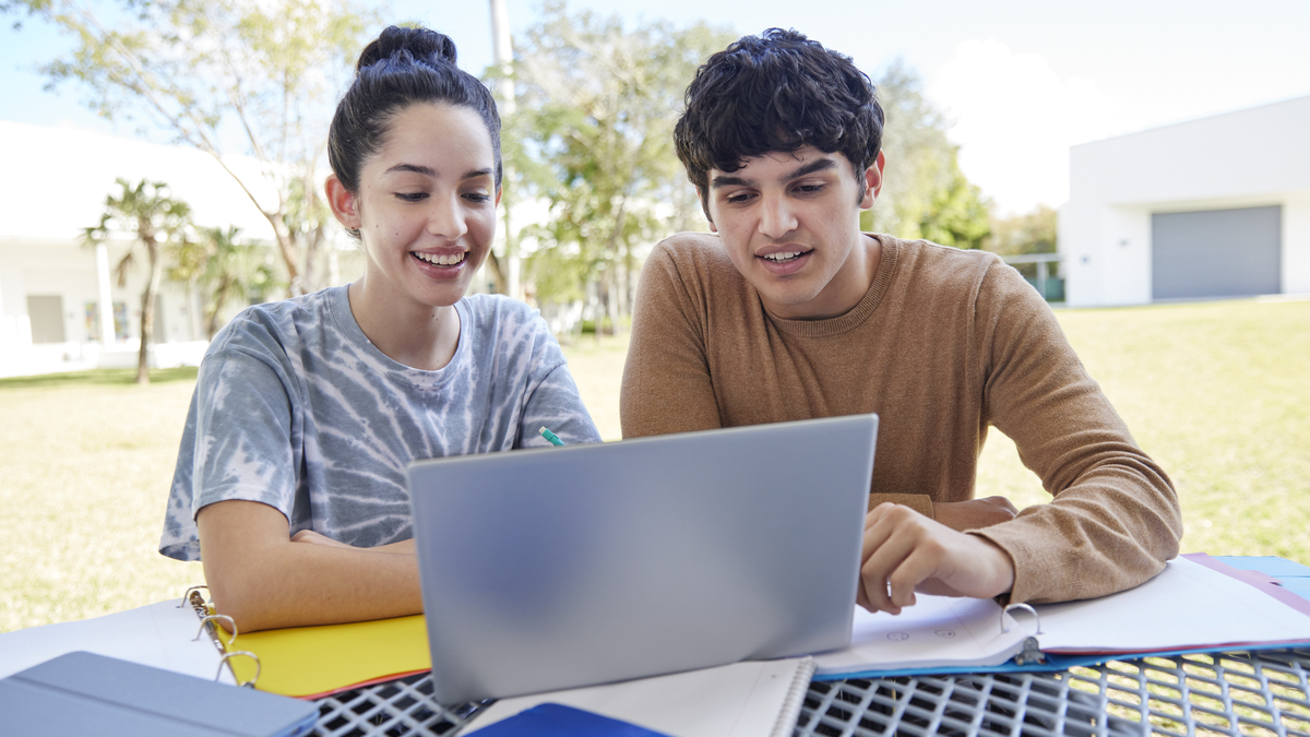 The next SAT is on May 6! There's still time to practice on @KhanAcademy, with our practice tests, or with #digitalSAT practice. 
spr.ly/6012OpFqM