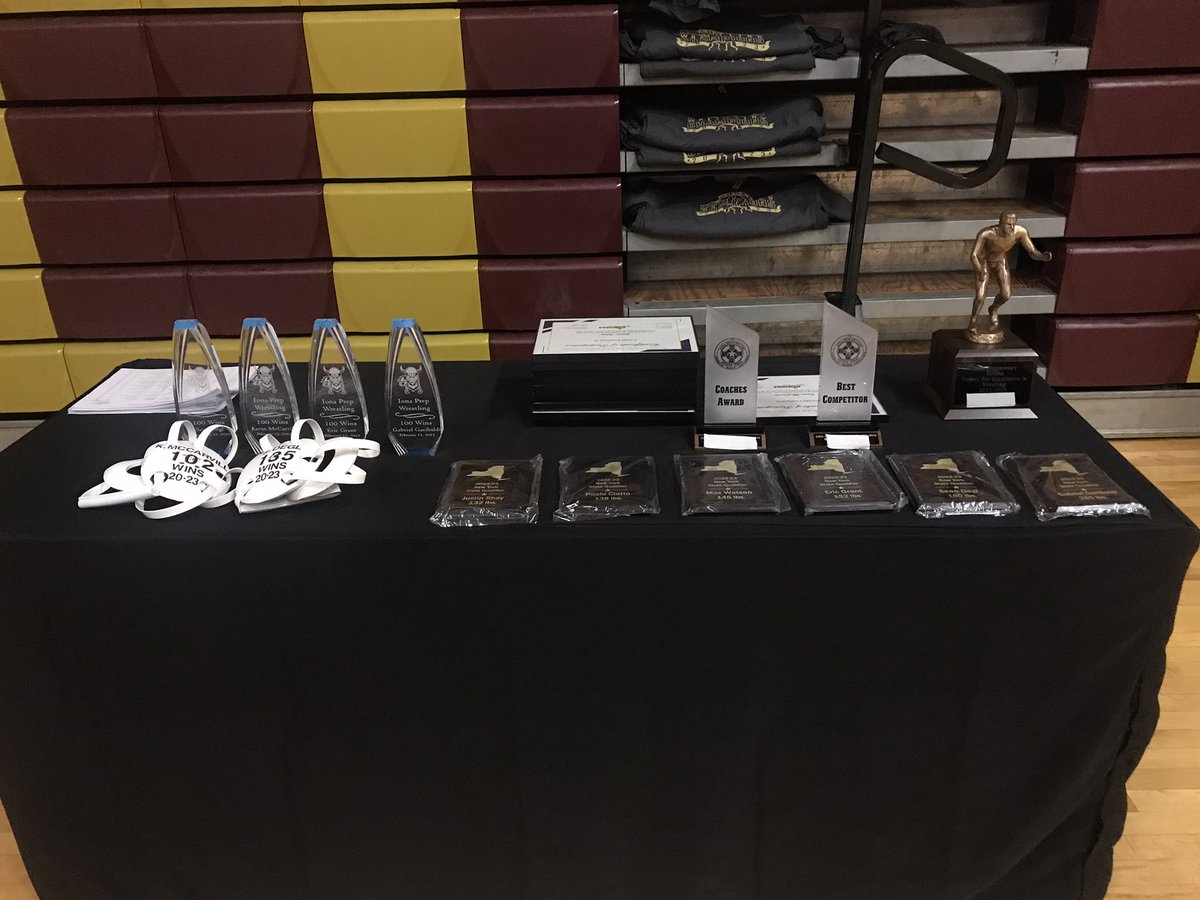 's tweet image. 2023 wrestling banquet  #rtd #ionaprep @IonaPrepSports @erapay5
