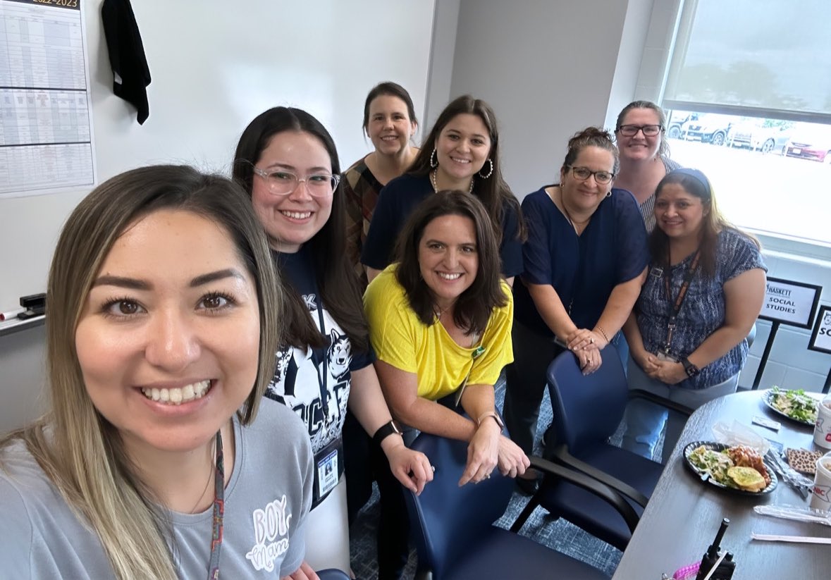 Happy Administrative Paraprofessionals Day! Grateful for these amazing people I get to work with! You rock ladies! 💙🤍🐾 <a href="/HaskettJH/">Haskett Junior High</a> <a href="/BYoungHJH/">Brent Youngblood</a> #WeAreHaskett