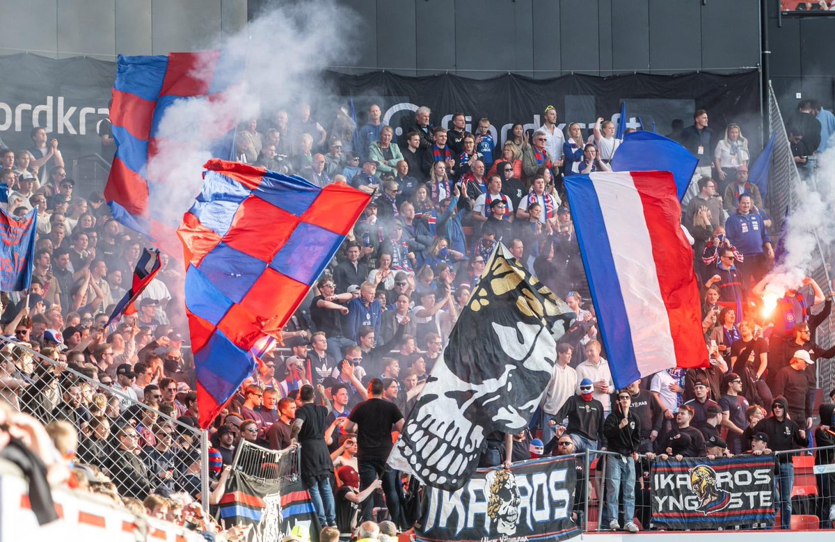 A_GroundHopper's tweet photo. Brann -VÅLERENGA 
22.4.2023 

Min første bortekamp som Vålerenga supporter mot Brann! 
Beste opplevelsen «on tour» som en engasjert supporter. Rundt 700 Vålerenga fans viste nok en gang hvem som er nr 1 i Norge! 
Takk for turen gutta! 
Heia VIF! https://t.co/uZWqt7cfqe