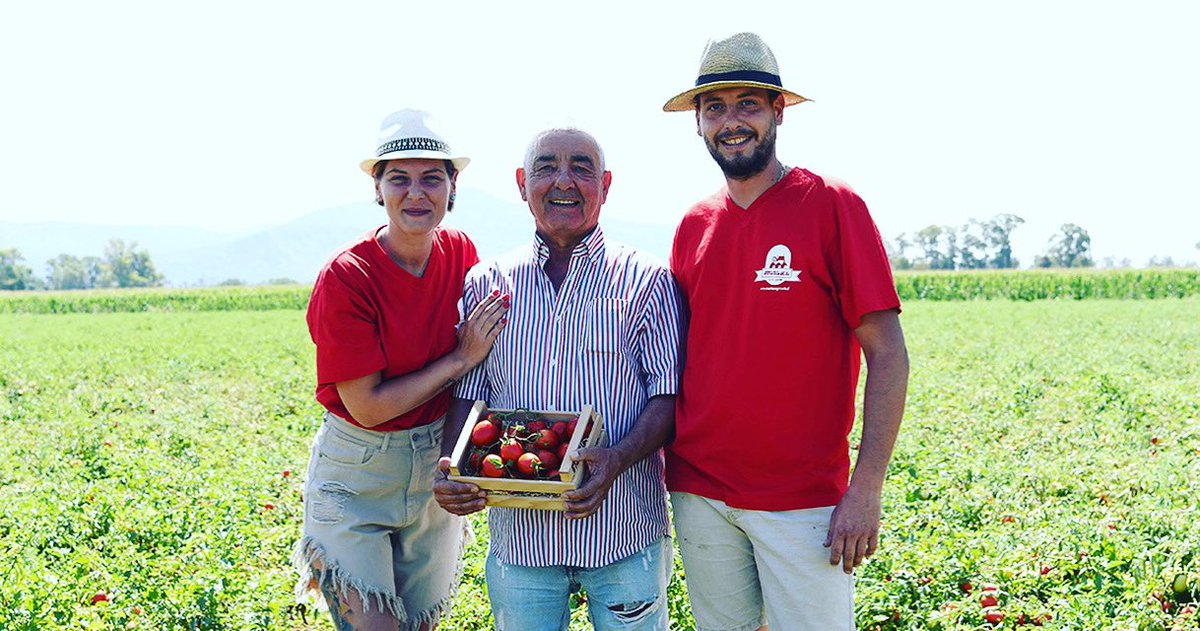 ProdottiP's tweet photo. Continuiamo a cercare nuove aziende nel nostro territorio per raccontarvi le loro storie e farvi scoprire i loro fantastici prodotti. Oggi vi presentiamo Marasca Agricola

Continua a leggere … 🍅🍝🍽️🚜

https://t.co/awnaXfudAB

#prodottipontini #agropontino #marasca https://t.co/3TuI6Tm7j3