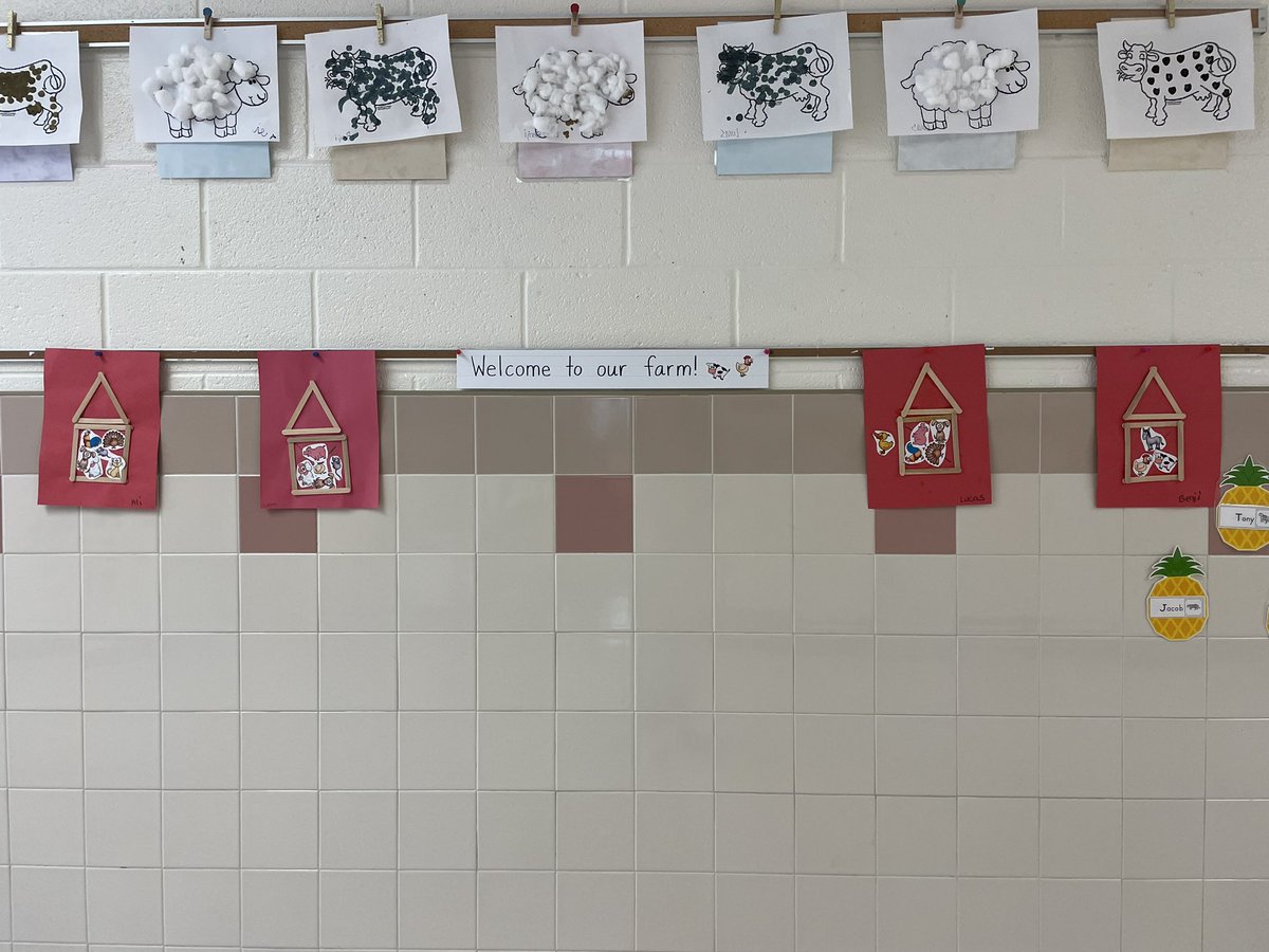 MsCarrsClass_K's tweet photo. Great things happening across the hall in the PMK ECSE program! Learning all about farm animals! 🐄 🐖 🦆 🐎 @PotowmackES https://t.co/m6b6vffqM0