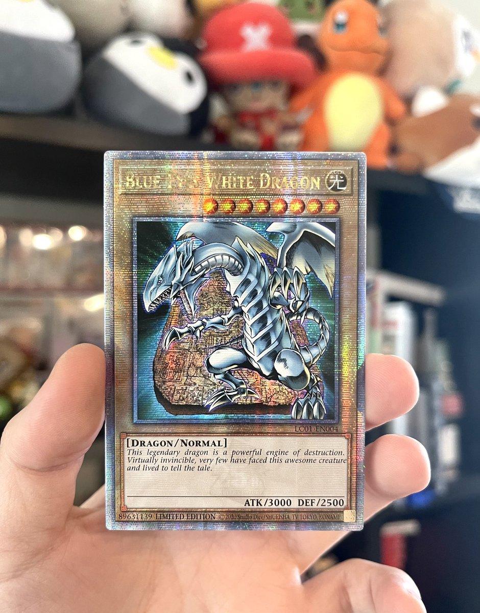 Giving away a Quarter-Century Blue Eyes White Dragon from the Yu-Gi-Oh! 25th Legendary Collection.

✅ Just RT and be following

Draws live tomorrow.  Believe in the heart of the cards! 🫡
