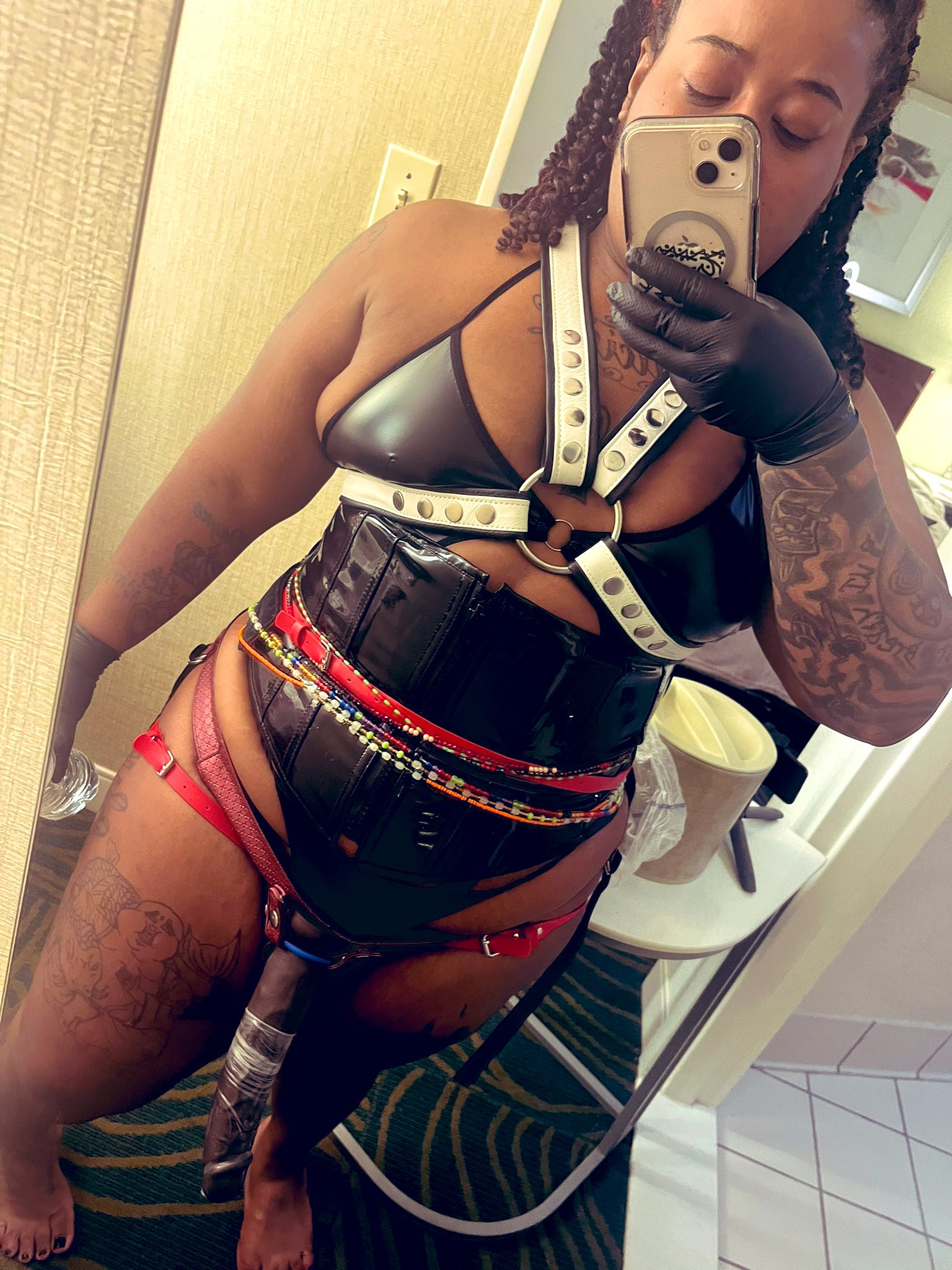 1 pic. The Dom The Bottom . @GizelleLane @mrptpdapartyboi https://t.co/SnI8i0kecr