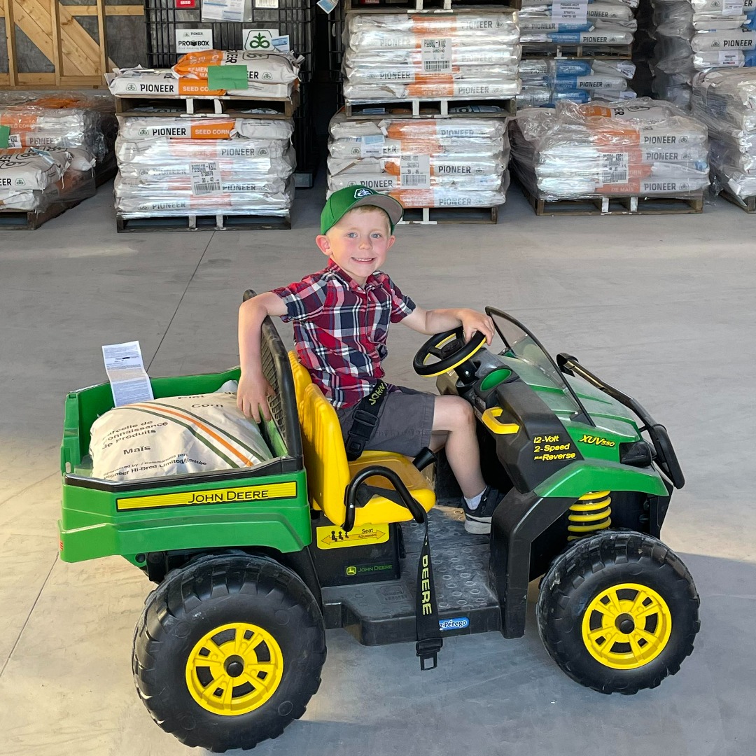 A Pioneer Rep in the making 💚 #Plant23

📸: <a href="/REMiller18/">Rebecca Miller</a>