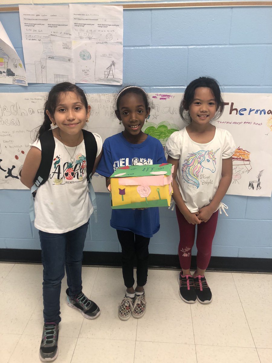 Julie_Davis3's tweet photo. Today we made Fiesta parade floats! https://t.co/CyG0fWaXgs