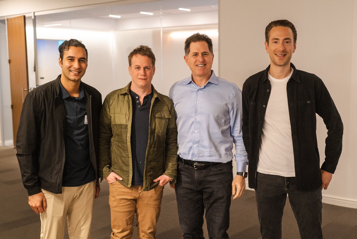 Got to meet Michael Dell (<a href="/MichaelDell/">Michael Dell 🇺🇸</a>) in Austin yesterday.

Fun Fact: In 2021, his business made $777,000,000 in free cashflow per month.

And he owns 52% of it.

That makes him worth around $53.4 billion dollars, and one of the wealthiest people in the world.

Despite all