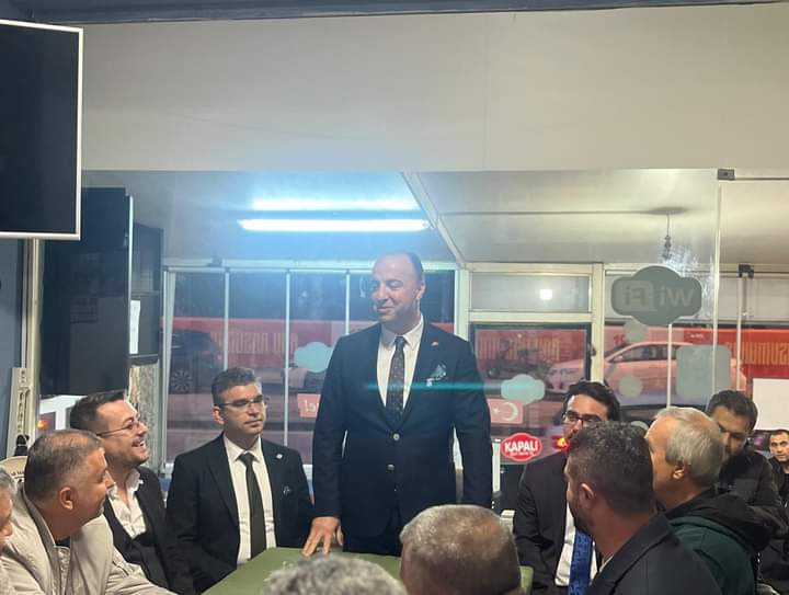 Alitugr98476809's tweet photo. Çanakkale Bigalılar Sos. Day. ve Yard. Derneğini Mv Adayımız Sıtkı Keçeci,Merkez ve Biga İlçe Bşk ile ziyaret ederek,desteklerini istedik. Misafirperverlikleri için Dernek Başkanı Yağız Ata’ya ve Bigalı hemşerilerimize teşekkür ederiz @MHP_Bilgi @E_SemihYalcin @doctorsitki https://t.co/OrliAagAPS