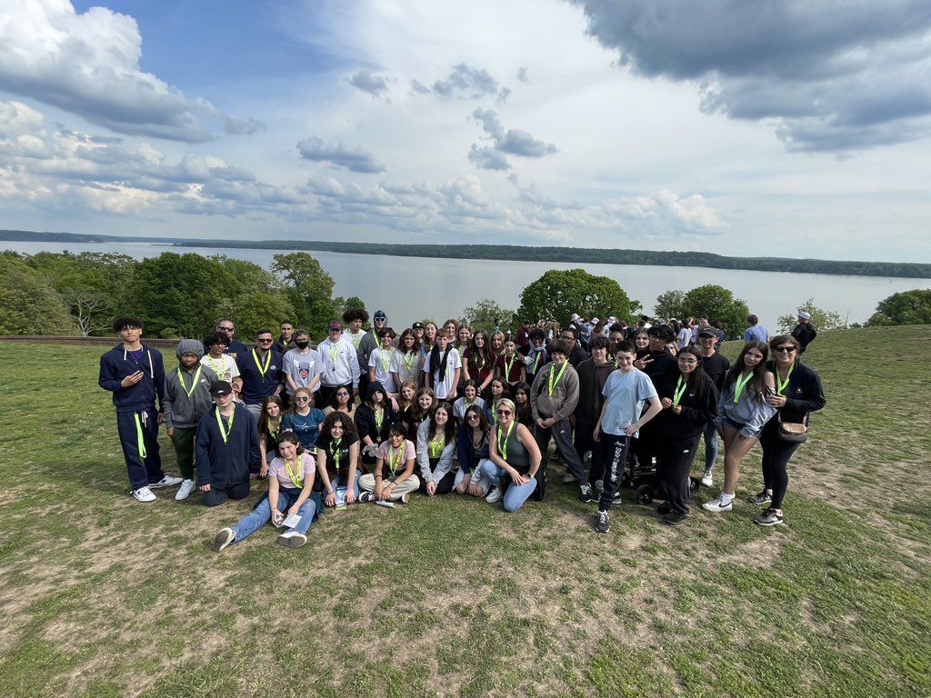 RomboutMS's tweet photo. Mount Vernon was awesome! Next stop, Capital Building! https://t.co/x75FwRgUvm