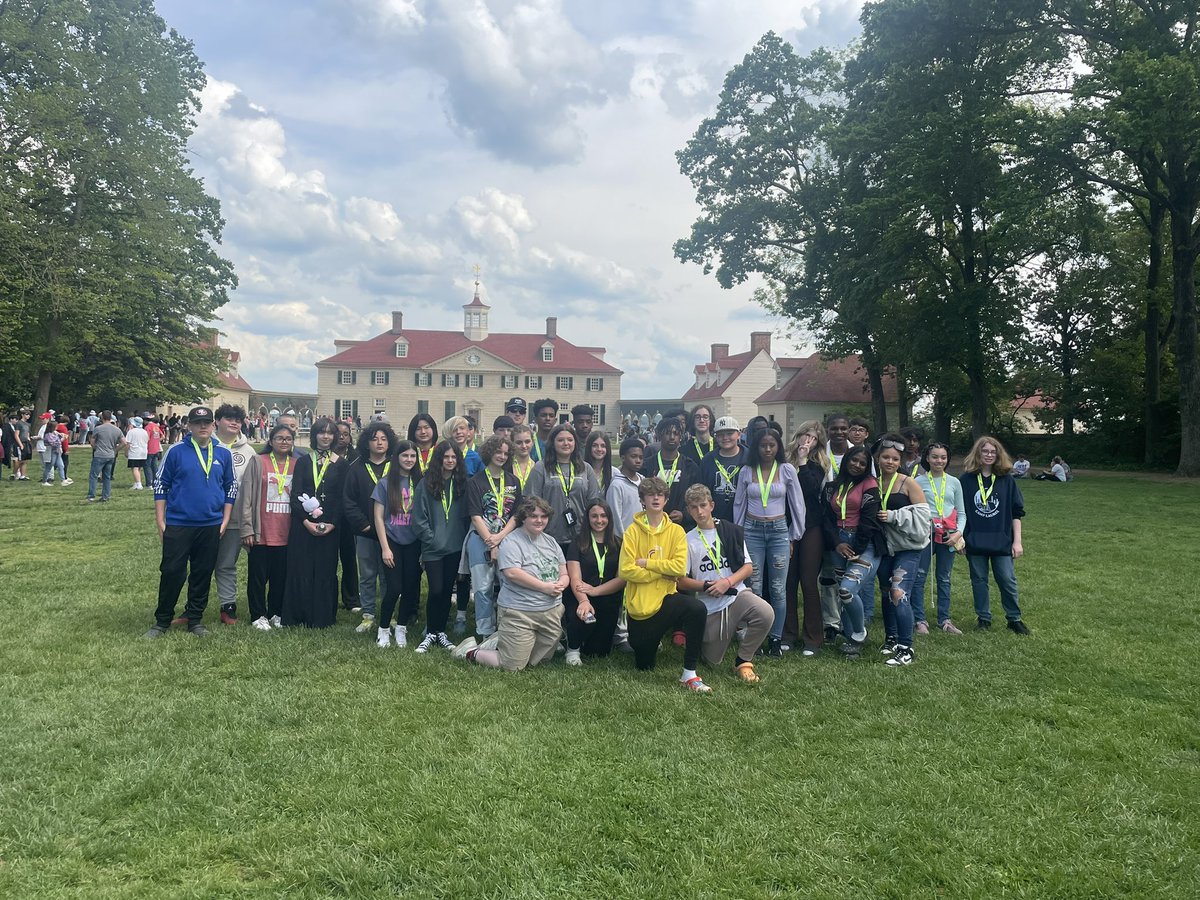 RomboutMS's tweet photo. Perfect weather for an afternoon at Mount Vernon. https://t.co/eQgGQbAj6H