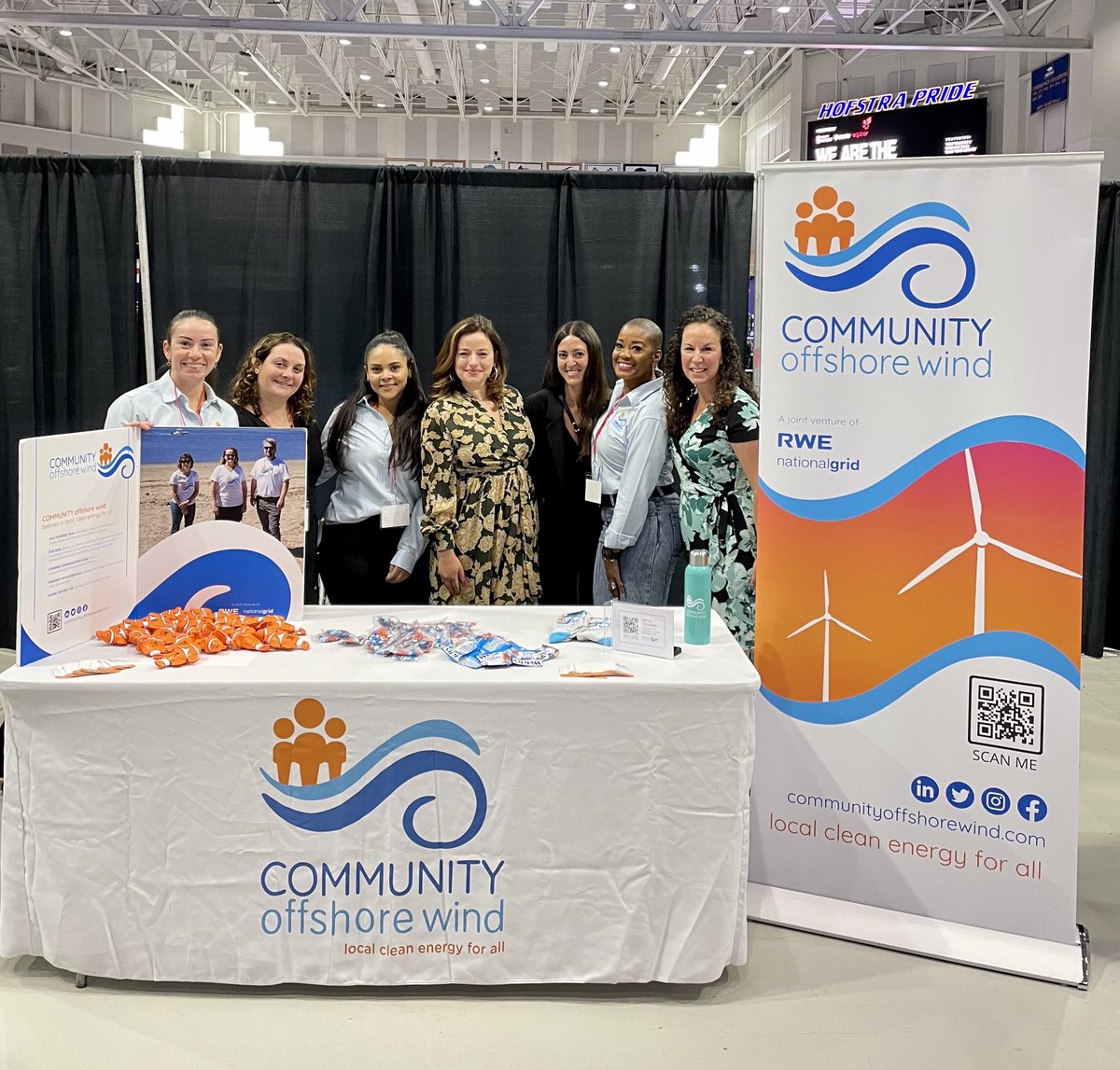 Community_Wind's tweet photo. We know the positive impact that clean energy will bring local communities. If the enthusiasm today of Long Island high school students at @HofstraU at the We Are The Future Summit is any indication of the future #offshorewind workforce, we also know the future is bright! The job opportunities in offshore wind will only grow and Long Island students are preparing for these rewarding careers. A special thank you to @Danjlloyd and @MinorityMilleni team for organizing today's inspiring forum!