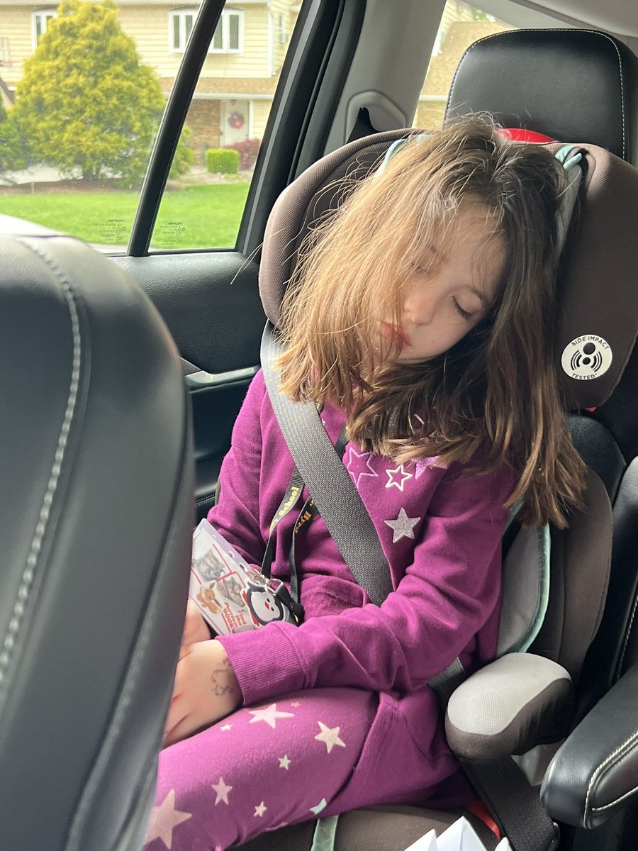 GRPSByrd's tweet photo. Mrs. Kearns daughter Natalie understood the assignment…#bringyourchildtoworkday 🤣#teambyrd #rockGRNJ https://t.co/tbzK28zLEg