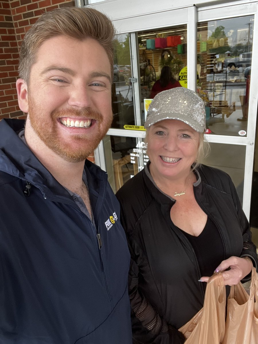 JoshRobinsonTV1's tweet photo. I had so much fun getting to meet so many community members today!! Thanks for coming out and staying #weatheraware #Stormtrack9 #ringgold @newschannelnine https://t.co/MfxIhJexks