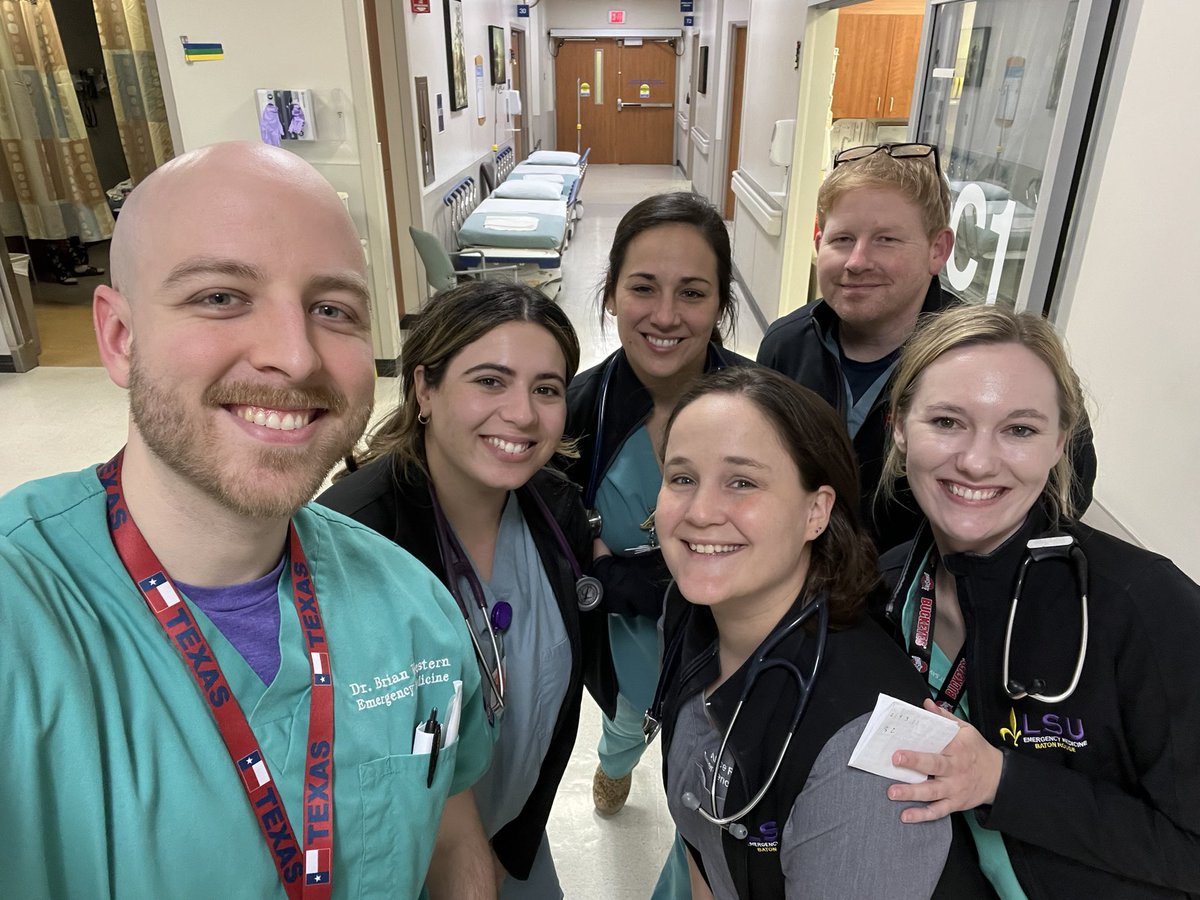 LSU_EMBR's tweet image. A rare night allowing time for 3am bedside rounds! 
We love our IM colleagues but focusing on life-threatening causes of a chief complaint, while prioritizing humanism and compassion, made for an amazing experience for all. #EMIG @LSUHealthNOBRC