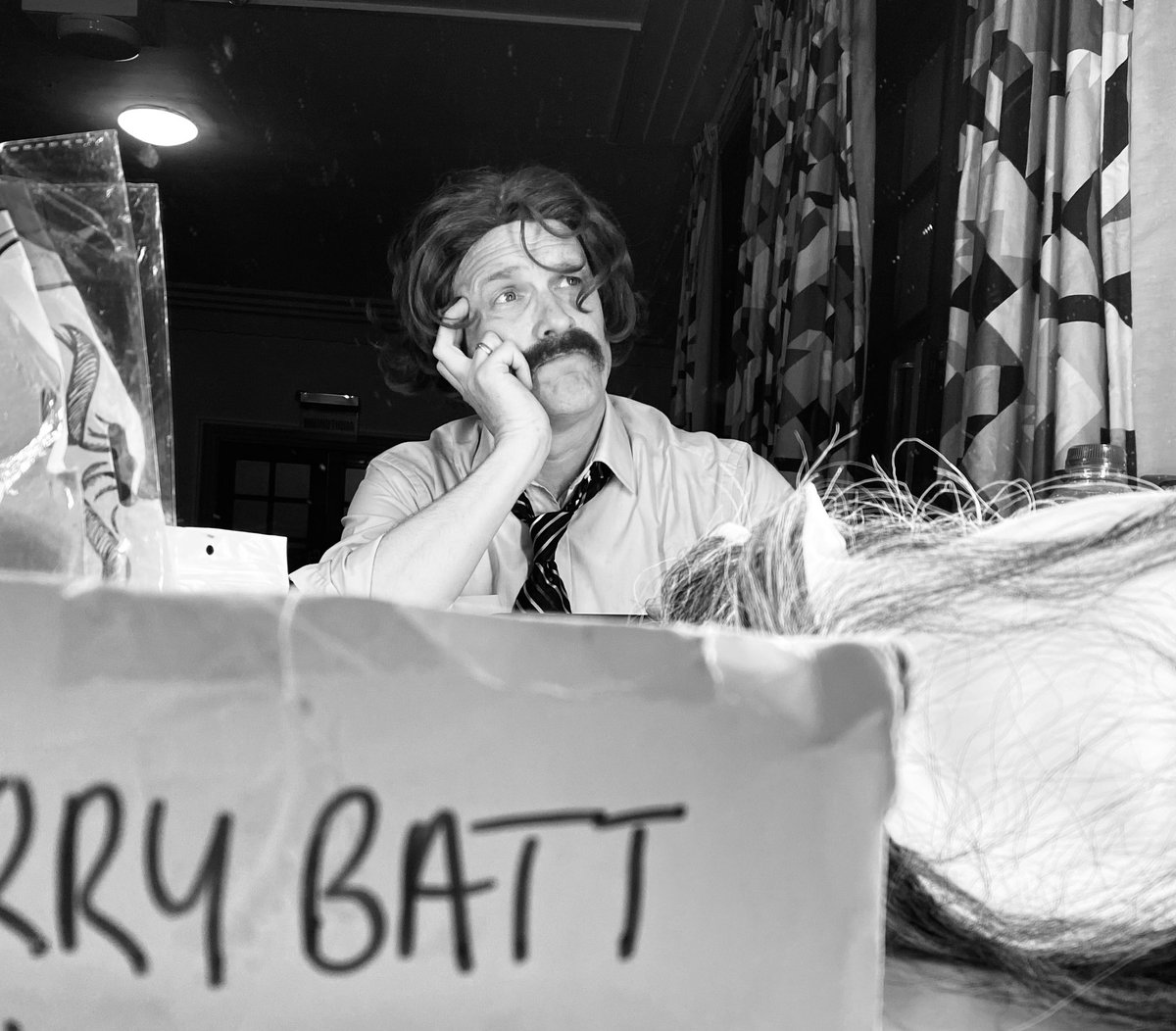 Wistfully thinkin uv nickin villins...