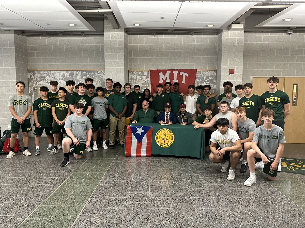 Signed! Grateful to share it with my family, coaches, teammates, especially my great grandma, 89 tomorrow! Happy Birthday Grandma! Proud of my heritage!
🦫❤️ 🇵🇷

#comMITted 
<a href="/MITFootball/">MIT Football</a> <a href="/MITAthletics/">MIT Athletics</a> <a href="/RBCCaseys/">Red Bank Catholic</a> <a href="/CaseysSports/">CaseysSports</a> #rolltech <a href="/bbubna/">Brian Bubna</a> <a href="/mit/">Massachusetts Institute of Technology (MIT)</a>  #PuertoRico #Boricua