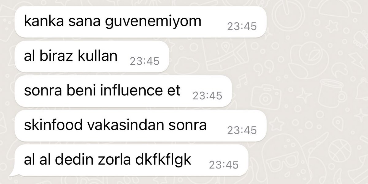 @degisikbiriyiim Arkadaşıma başta güzel geldiği için skinfood aldırmıştım. Şimdi nyxe geçtirmeye çalışıyorum ama artık bana güvencesi kalmadı.