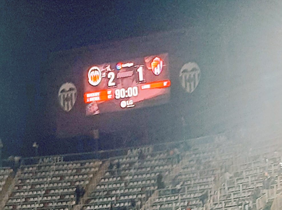 Partidazo en #Mestalla del <a href="/valenciacf/">Valencia CF</a> . Gracias a <a href="/SociosESP/">Socios.com España</a> por esta fantastica experiencia. #BeMoreThanAFan .