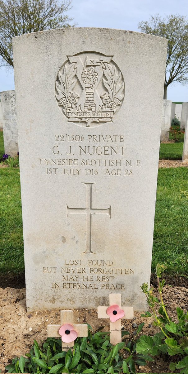 BBTLLP's tweet image. Another amazing day on our 1 to 1 tour. 9 hrs on the #battlefields of July 1916. Stops amongst many others included #Ovillers, @ButteDeWar, #Devonshire #Cemetery &amp;amp; #Fricourt #German #Cemetery. Topics included, #Artillery, #Remembrance, #HighGround #ShotAtDawn &amp;amp; many more. #TopDay