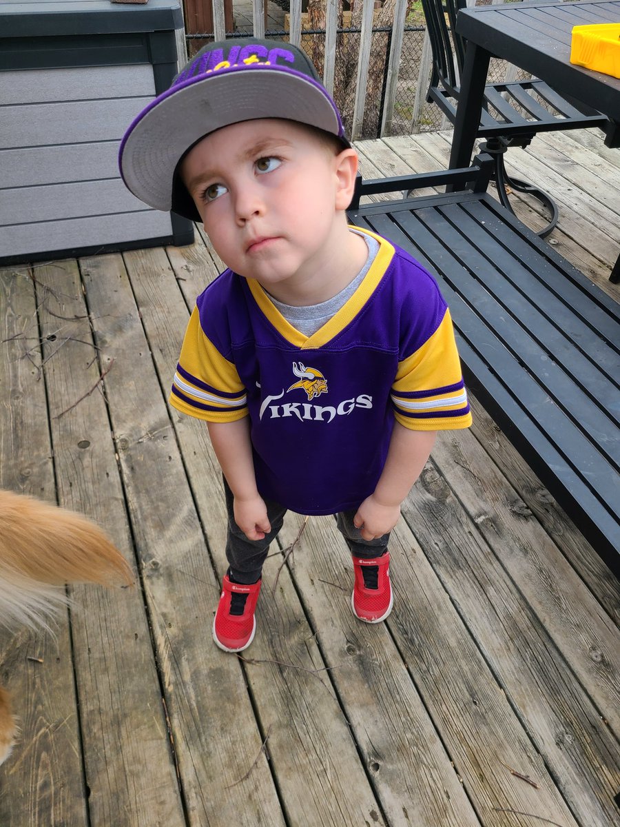 Manspider87's tweet photo. @Vikings My little buddy hoping the vikes don't trade out of the first round! https://t.co/zjOS6KldFo