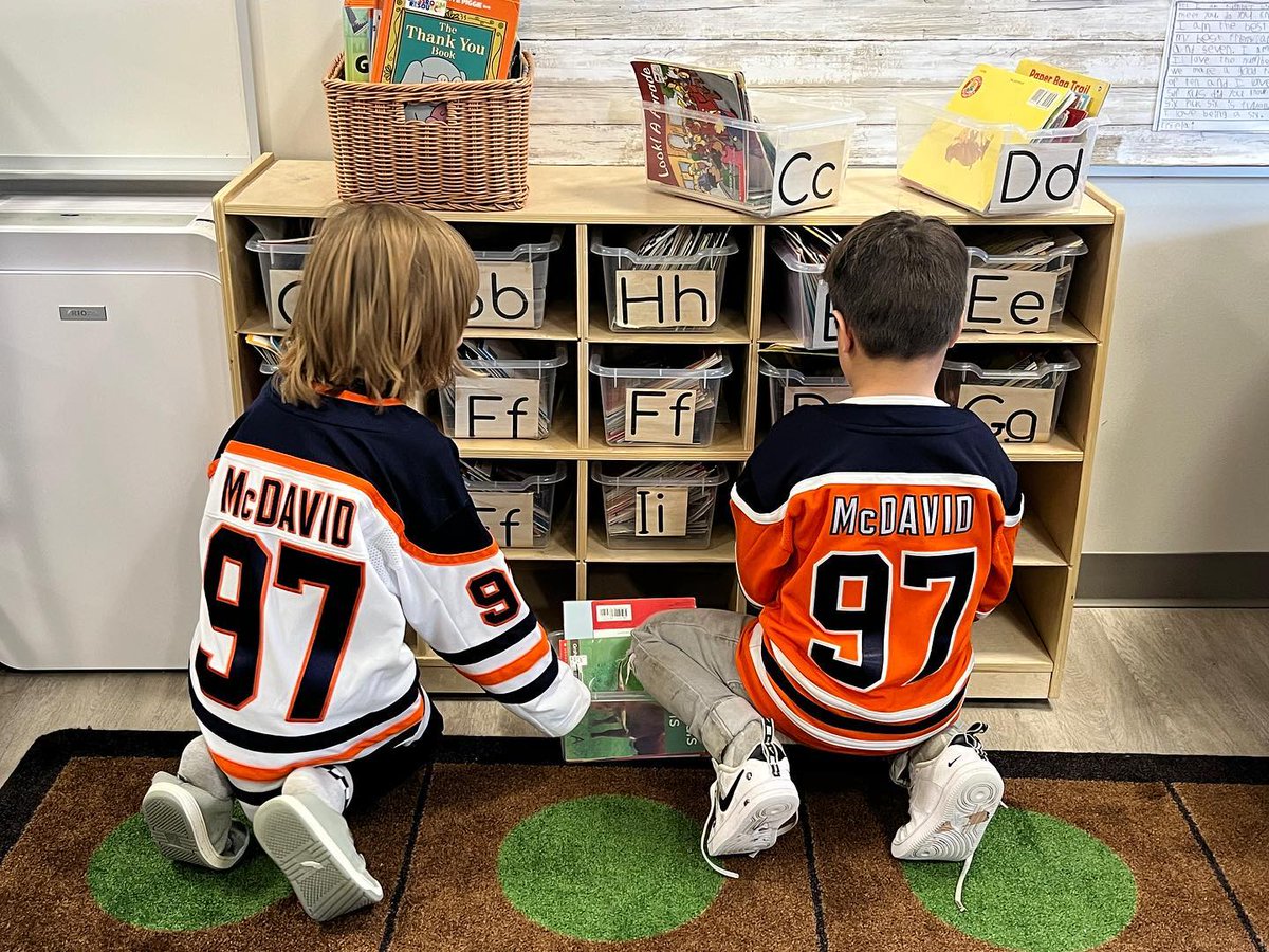 EPSBNews's tweet photo. Let’s go Oilers! 🏒 #EPSB students and staff have been sporting their Oilers gear this playoff run and cheering on the home team! Check out these photos from across the Division! #yeg #LetsGoOilers https://t.co/JfmztwC86W