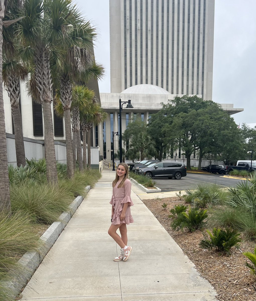 AngBonds's tweet photo. Such a fun day with my mini #lilab #TakeYourChildToWorkDay #lobbyistinthemaking #teachthemyoung https://t.co/TlmVUmBkYN