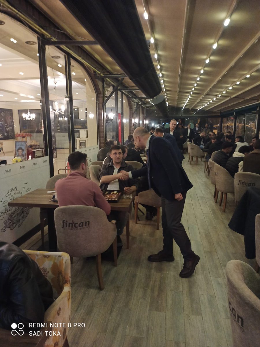 refah_yenisehir's tweet photo. Bugünün finalini📍Yenişehir
Fincan cafede, gençler ile yapmak nasip oldu. Bursa 2.bölge adayımız Ümit YILGIN 📌ile  Tarih yazacağız.
@refah_yenisehir 👏🌎👍
Türkiye nin engenç lideri
Dr. Fatih Erbakan
#MilliGörüşMeclise https://t.co/hQXQdmA7Rh