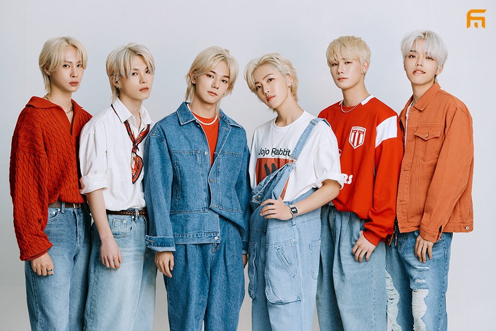 violoo00's tweet photo. New Boys Group
Names: CMDM
Hangul: 커맨더맨
Debut: April 27, 2023
Label: COMMAND THE-M Ent. 
Members: 6
Choi Byunghoon, Kim Hyunhah, Oh Junhyoung, Chae Heeju, Lee Nohyul and Kim Seungho
                ♪
#KPOP
#FYP #fypシ #idol #CMDM #커맨더맨 #debut2023 #newboysgroup #kpopdebut https://t.co/kGkS0T04ug