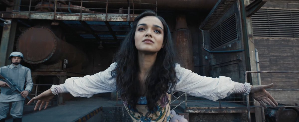 PopCrave's tweet photo. New look at Rachel Zegler in ‘The Hunger Games: The Ballad of Songbirds and Snakes.’ https://t.co/h3pfGOj2tN