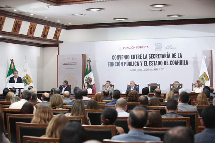 SEFIRC_COAH's tweet photo. El Gobernador @mrikelme y el Secretario de la Función Pública Roberto Salcedo, firmaron Convenio de Colaboración para el uso del Sistema Integral de Evolución Patrimonial en la Administración Estatal. La Secretaria Tessy Guajardo firmó en su calidad de titular de la SEFIRC. https://t.co/WpuXHJ0DkR