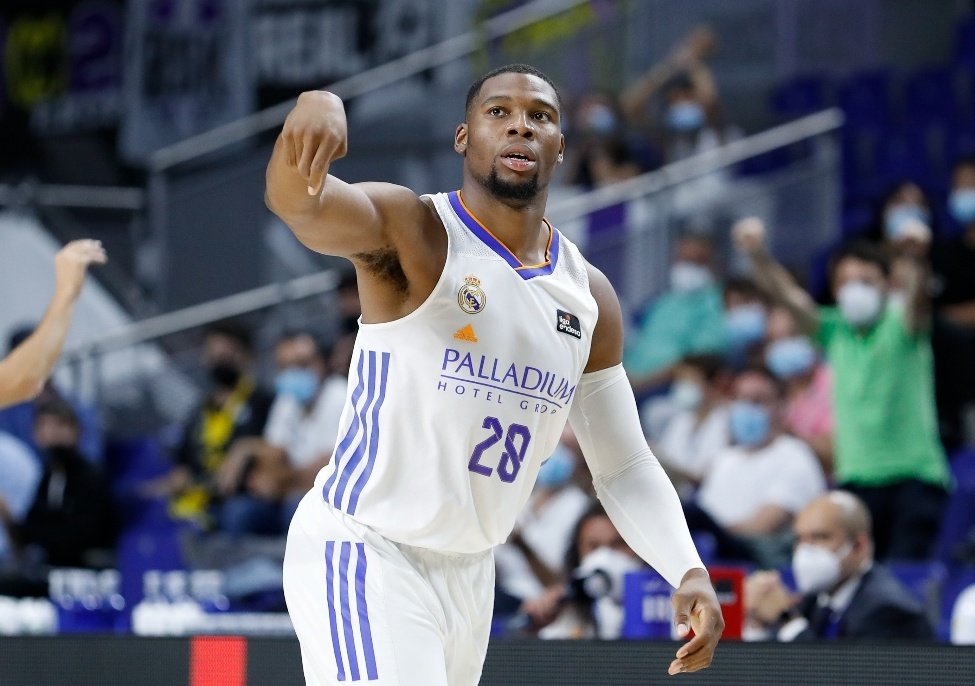 Encuestando's tweet photo. 📊 ¿Debe el Real Madrid DESPEDIR a su jugador Guerschon Yabusele?

🔃 SÍ
♥️ NO https://t.co/iFpsuZkNCo