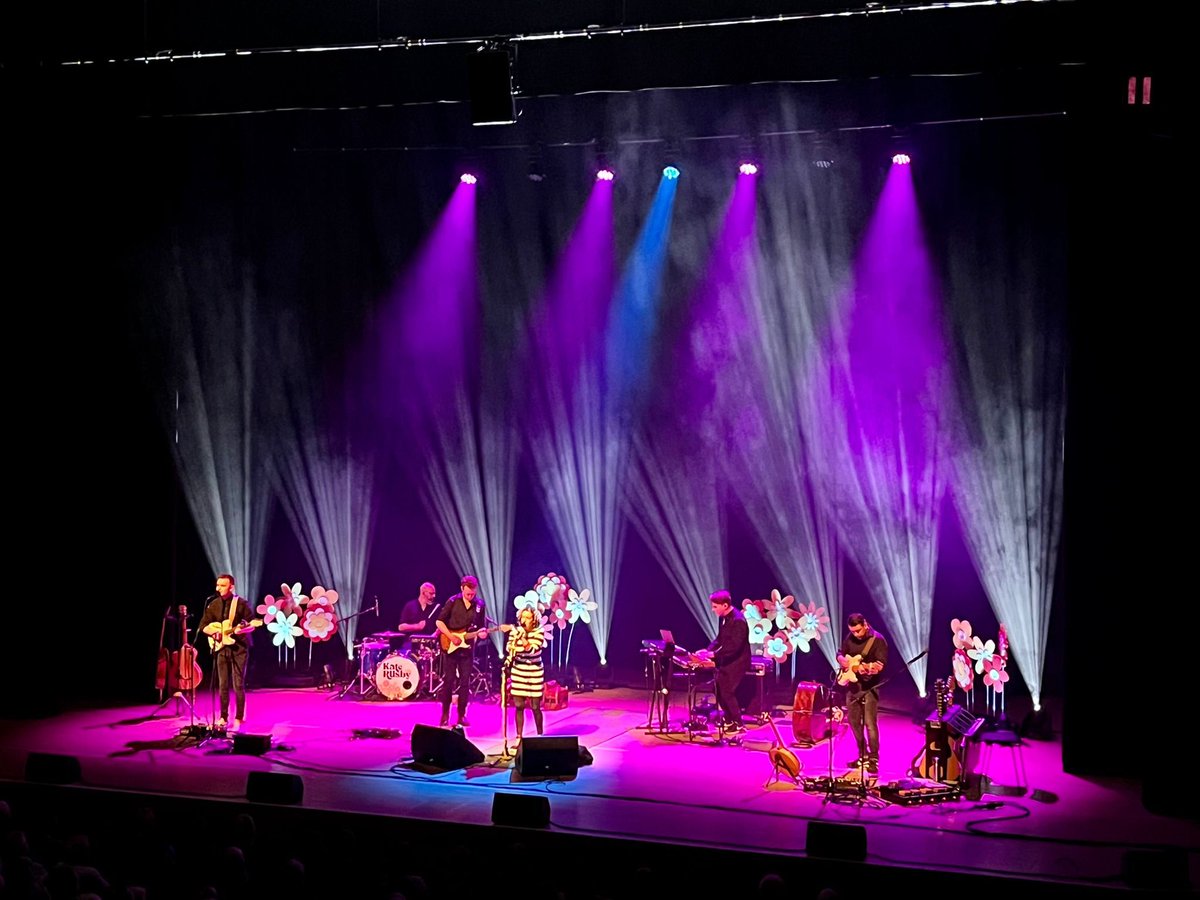 What an awesome gig tonight in one of my favourite venues ever <a href="/AnvilArts/">Anvil Arts</a> Basingstoke. You guys sang your hearts out ✨❤️
Next stop <a href="/OctagonYeovil/">The Octagon Theatre</a> tomorrow 👋🏻 Night all 🥰

#KateRusby #springtour2023 #Est1973 #songs #tour #Jenny #musicislife #manlytunes #winetime 🍷
